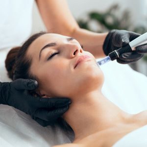 Dermapen Facial Madrid. Tratamiento de rejuvenecimiento facial en la Clínica de Medicina Estetica DA