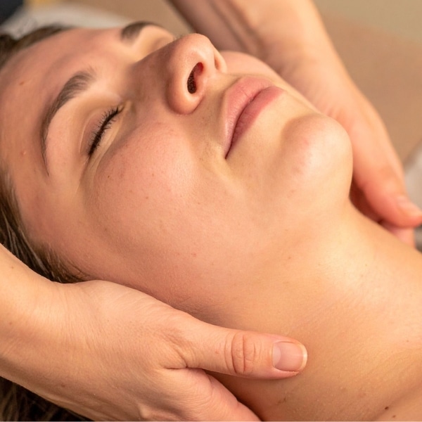 Masaje drenaje linfatico cuello